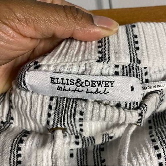 Ellis & Dewey Women's Black and White Striped Frayed Hem Pants - Picture 5 of 7